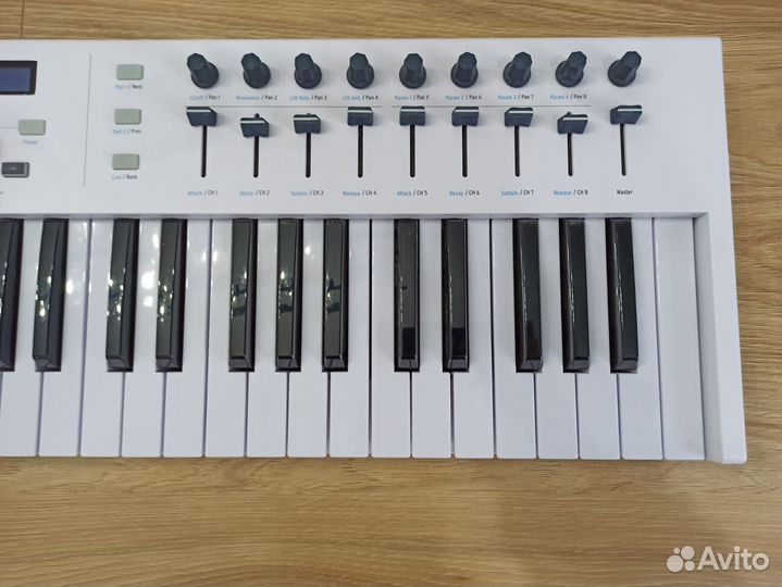 Midi-клавиатура Arturia KeyLab Essential 61