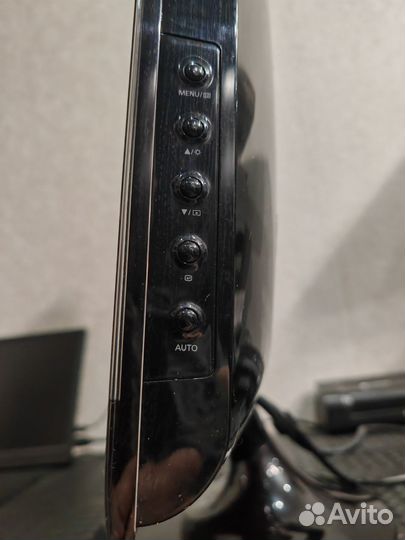 Монитор Samsung SyncMaster T200N