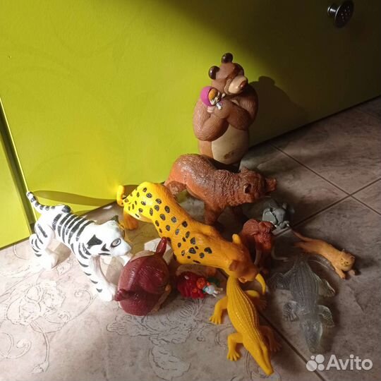 Набор динозавров и животных