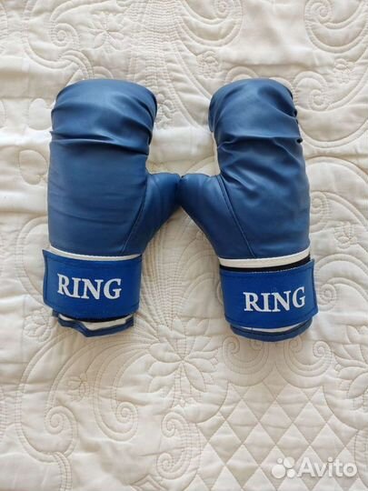 Боксерские перчатки