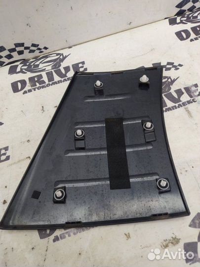 Накладка на стойку кузова задняя левая Toyota