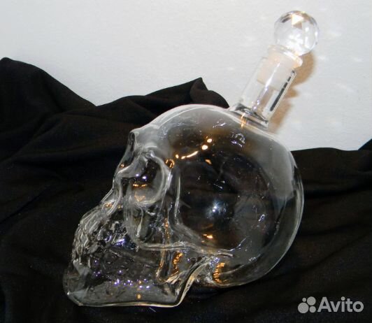 Штоф графин стеклянный череп новый