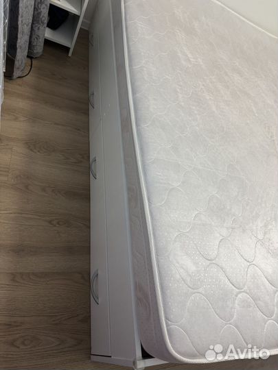 Кровать двухспальная с матрасом бу 160 200