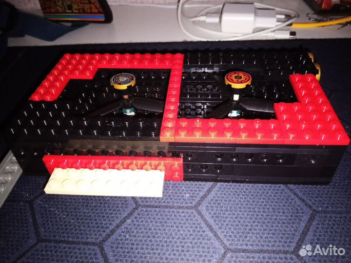 Rtx 1050 ti из Лего в красном оформлении