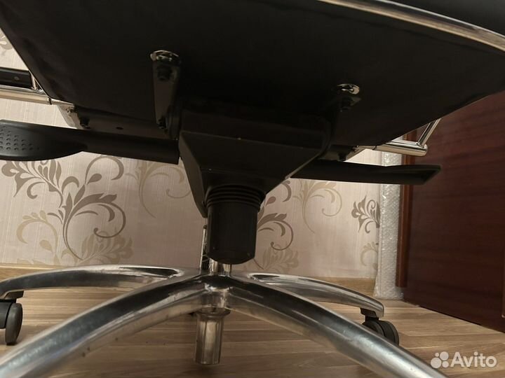 Офисное кресло компьютерное Samurai Japan metta