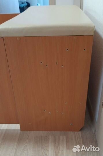 Банкетка (с вырезом под вход для кошек)