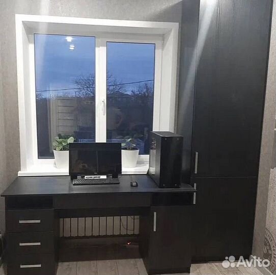 Письменный стол