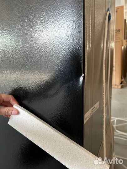 Холодильник Thomson BFC30EI02