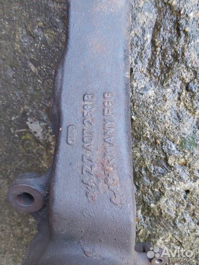 Кулак поворотный правый audi a6 c5 Allroad