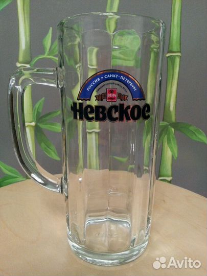 Стеклянные пивные кружки, бокалы