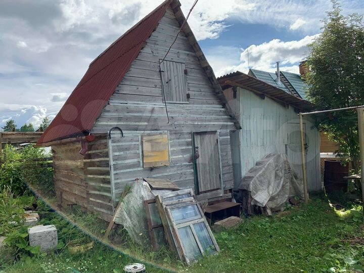 Дача 30 м² на участке 4,94 га