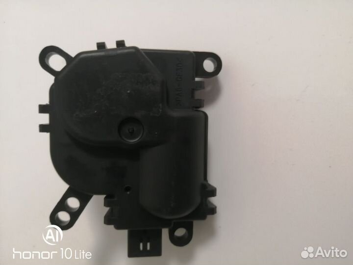 Сервопривод заслонки печки