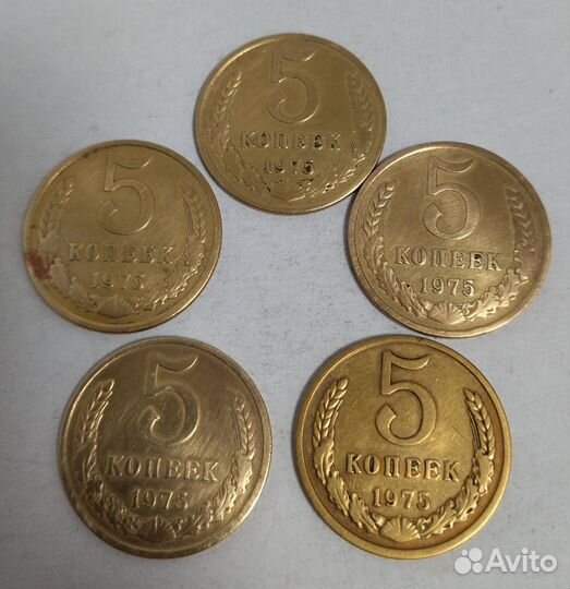 Монеты,банкноты и значки