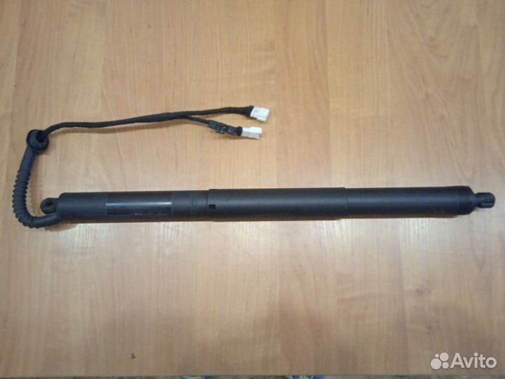 Амортизатор крышки багажника правый Bmw X5Mp F15