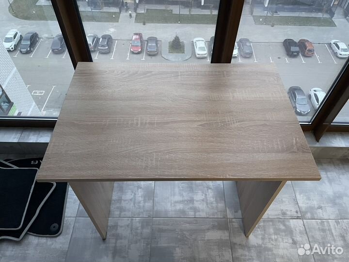 Письменный стол