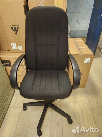Офисное кресло новое,бюрократ
