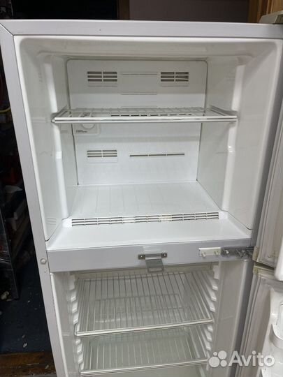 Надежный, узкий с No Frost