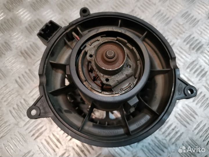 Моторчик отопителя Ford Fiesta mk 5