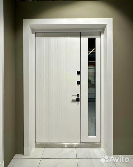 Дверь металл + панель в дом или квартиру