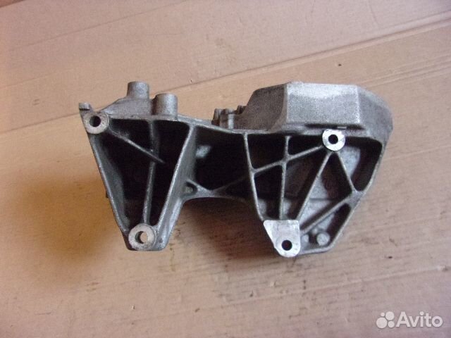 Опель Вектра Б, кронштейн кондиционера