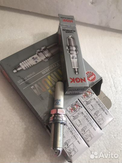 Свеча зажигания NGK 94833