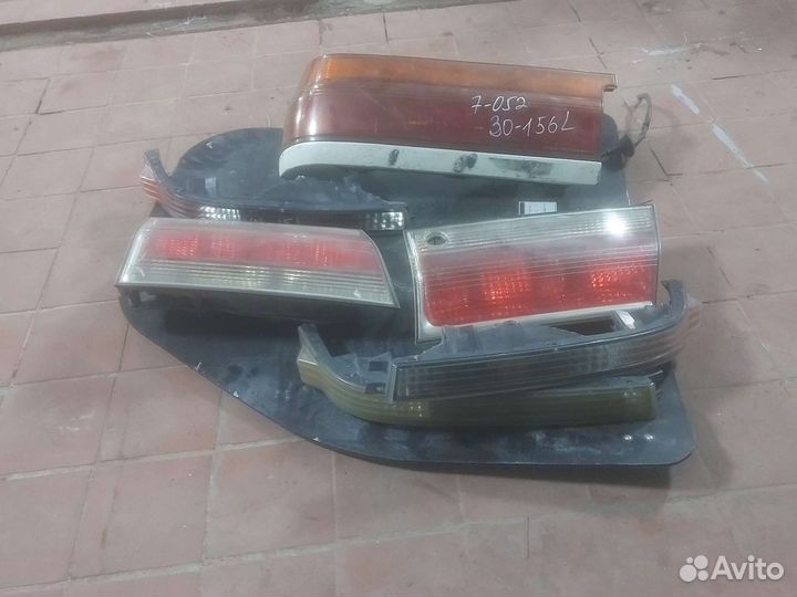 Продам фонари на toyota crown