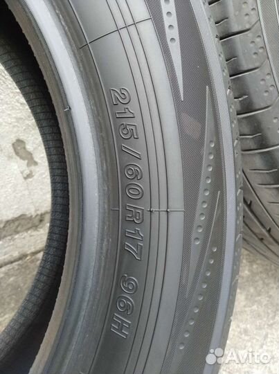 Yokohama BluEarth RV-02 215/60 R17