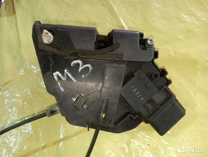 Замок двери задней правой Mazda 3 BK Z6 2005