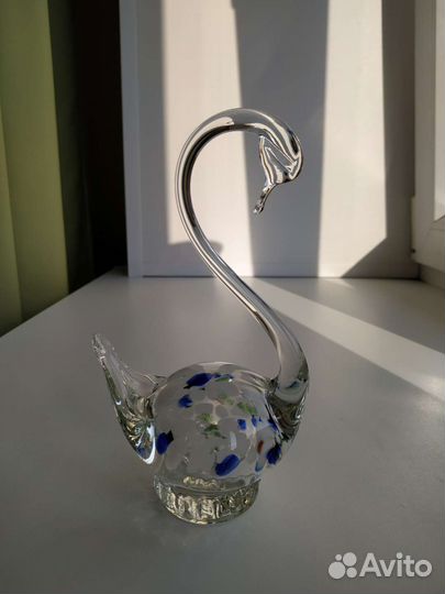 Статуэтка лебедь