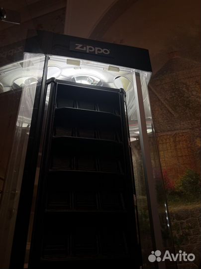 Витрина Zippo с подсветкой