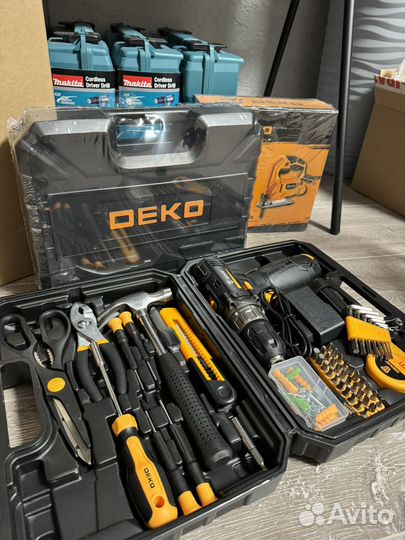 Аккумуляторный шуруповёрт +104 инструмента