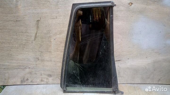Форточка двери задней левой Универсал Омега Б