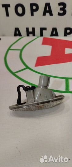 Повторитель в крыло Mitsubishi Outlander CU5W 4G69