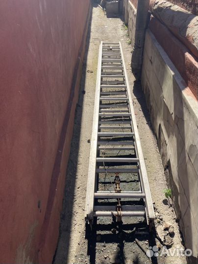 Раздвижная лестница в аренду, лестница