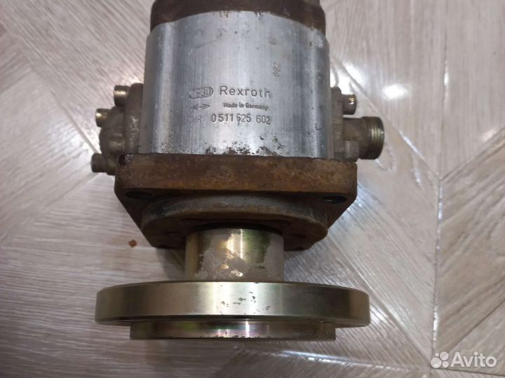 Продам привод вентилятора каток хамм