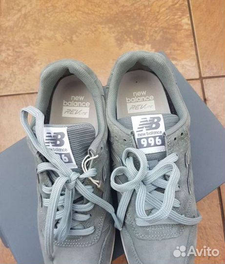 Кроссовки замшевые