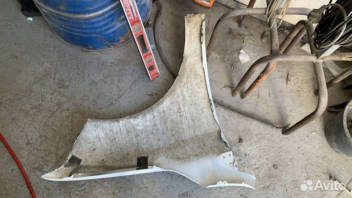 Перелнее левое крыло renault fluence