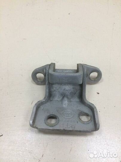 Петля двери верхняя передняя правая