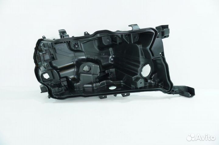 Корпус фары правый Toyota Land Cruiser 200