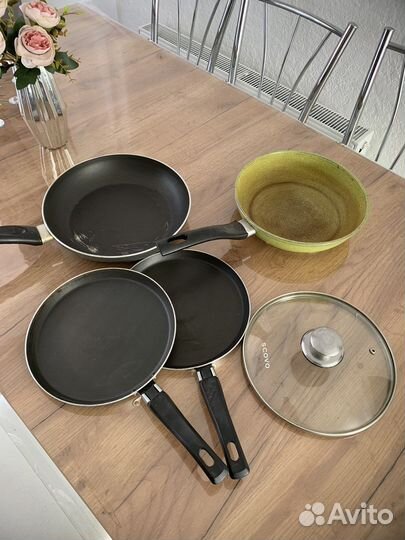 Кухонные принадлежности и сковородки