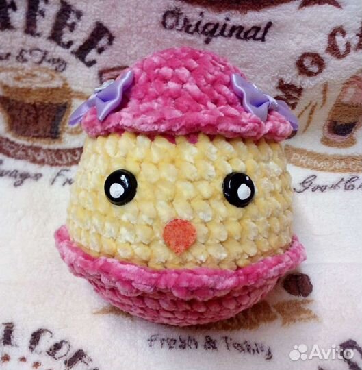 Цыплёнок в яйце