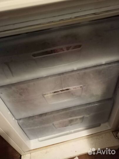 Холодильник indesit