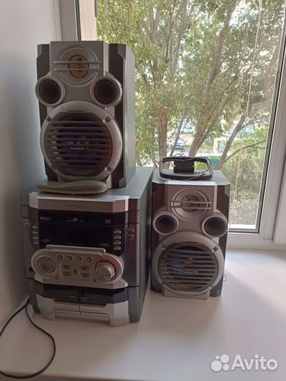 Музыкальный центр