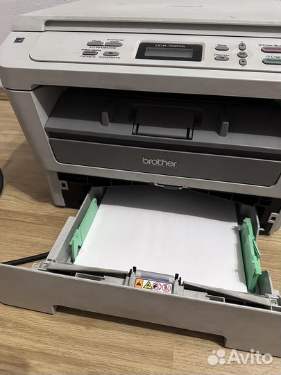 Принтер brother dcp-7075R