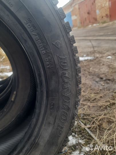 Dunlop SP Winter Ice 01 205/55 R16