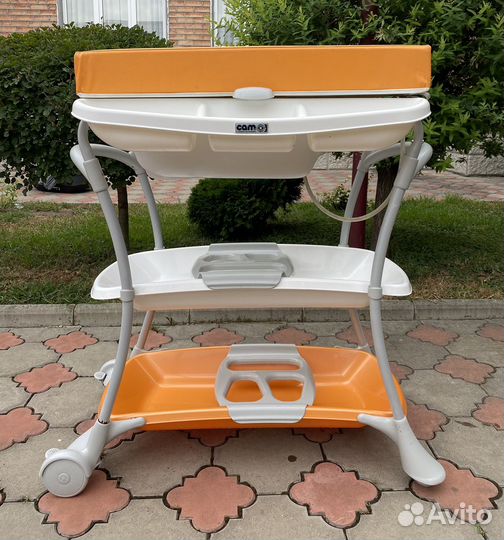Ванночка с пеленальным столиком