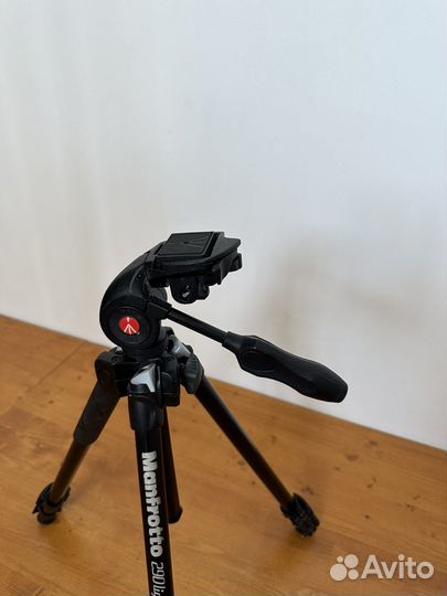 Штатив для фотоаппарата manfrotto