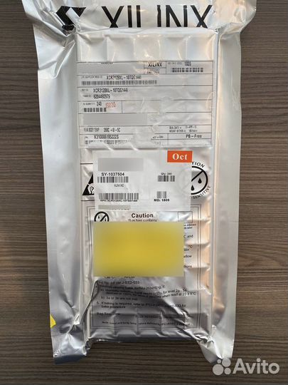 Плис Xilinx xcr3128xl-10tqg144i