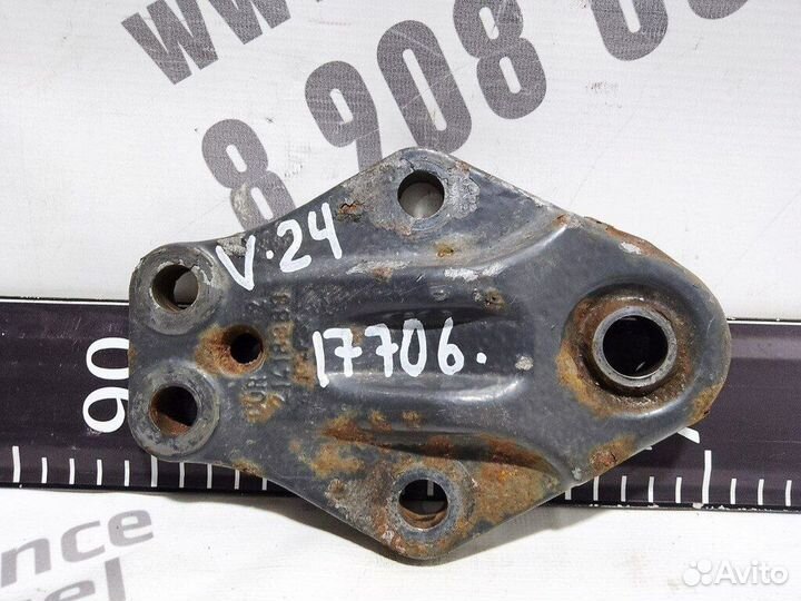 Кронштейн стойки переднего стабилизатора лев./прав