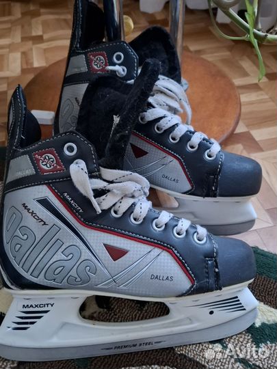 Коньки хоккейные